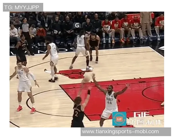 巴特勒表现抢眼18投7中斩获23分11篮板其中7个前场板助力球队胜利